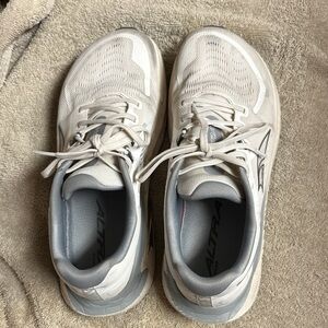 Altra White Athletic Shoes Paradigm